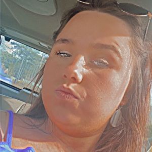 Meet your Posher, Carlee
